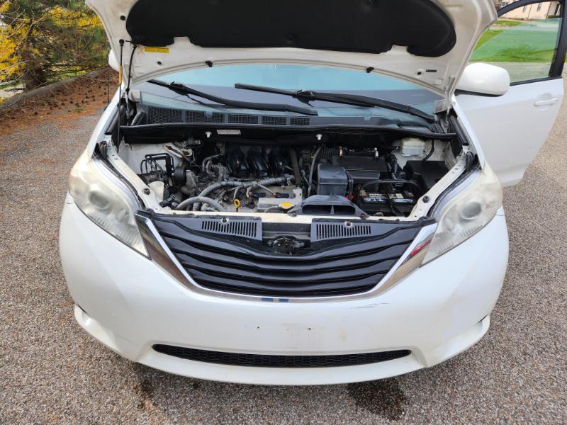 Toyota Sienna LE FWD 8-Passenger V6 2014