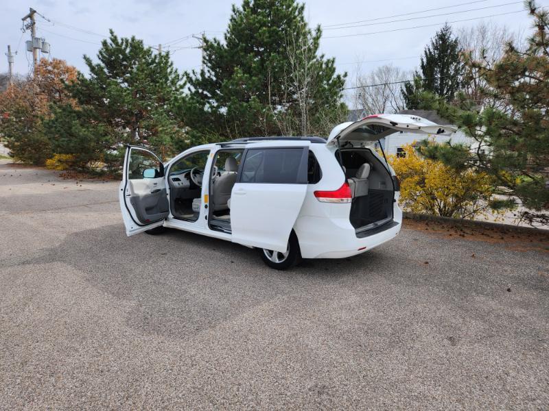 Toyota Sienna LE FWD 8-Passenger V6 2014