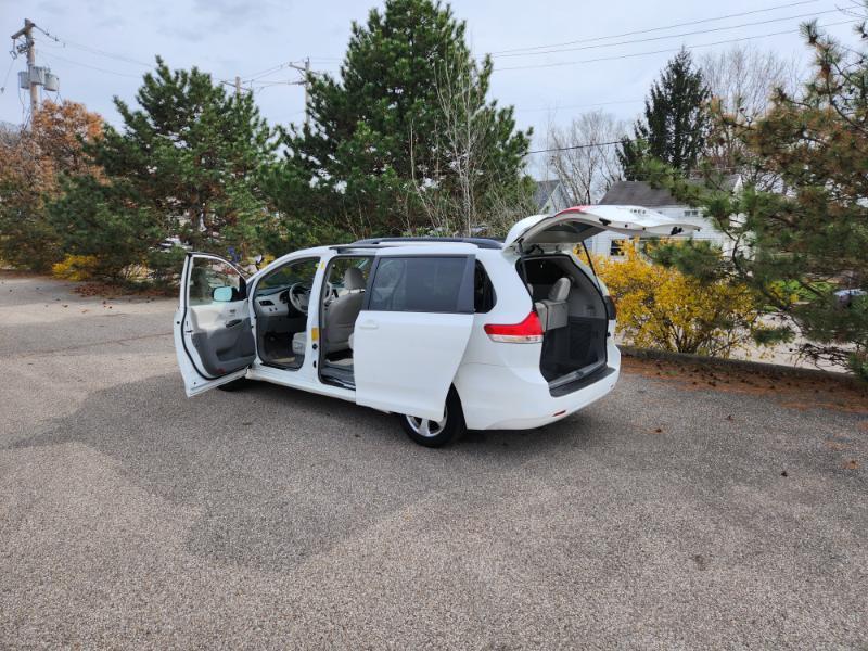 Toyota Sienna LE FWD 8-Passenger V6 2014