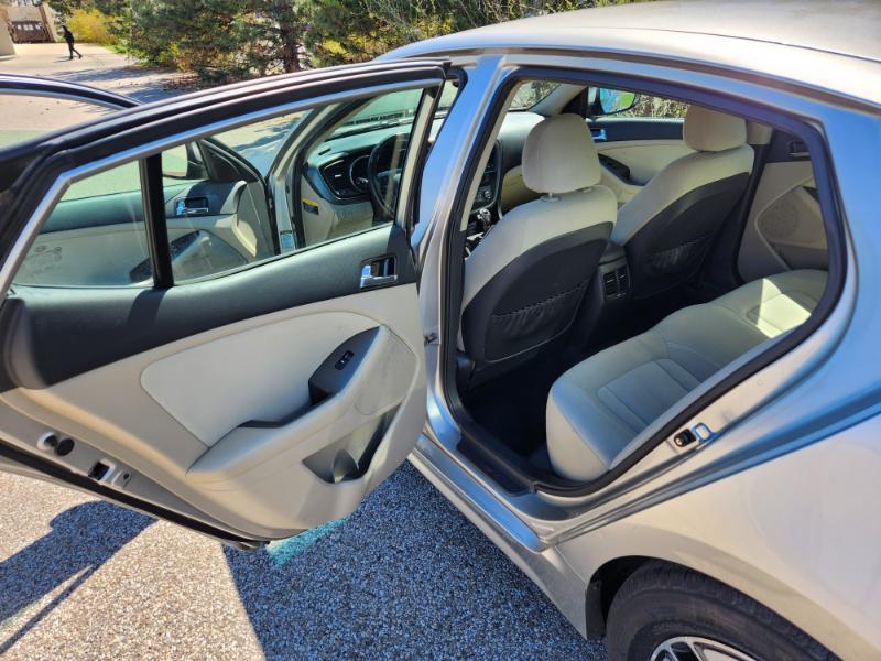 Kia Optima Hybrid Sedan 2012