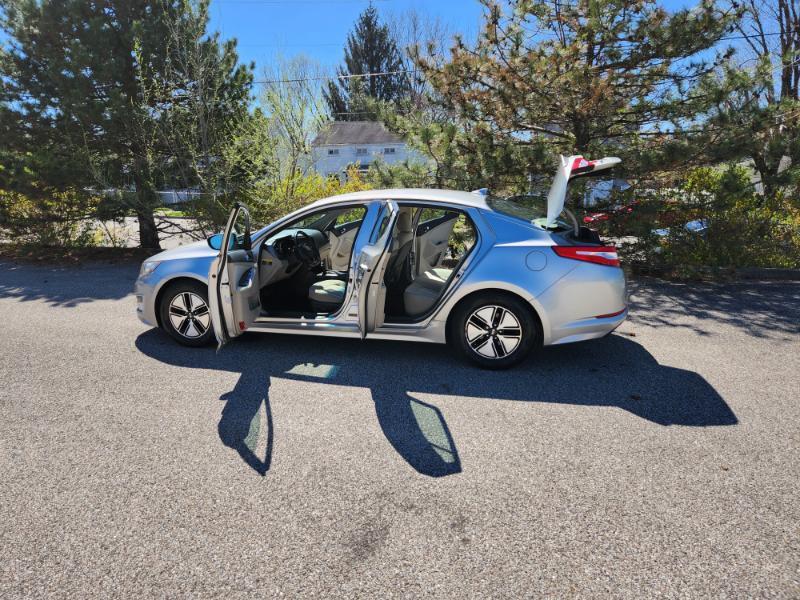 Kia Optima Hybrid Sedan 2012