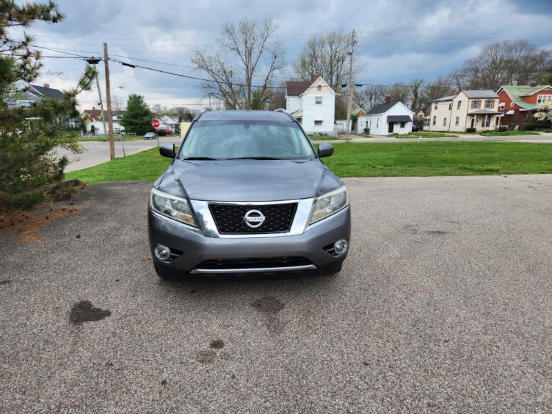 Nissan Pathfinder SV 4WD 2015