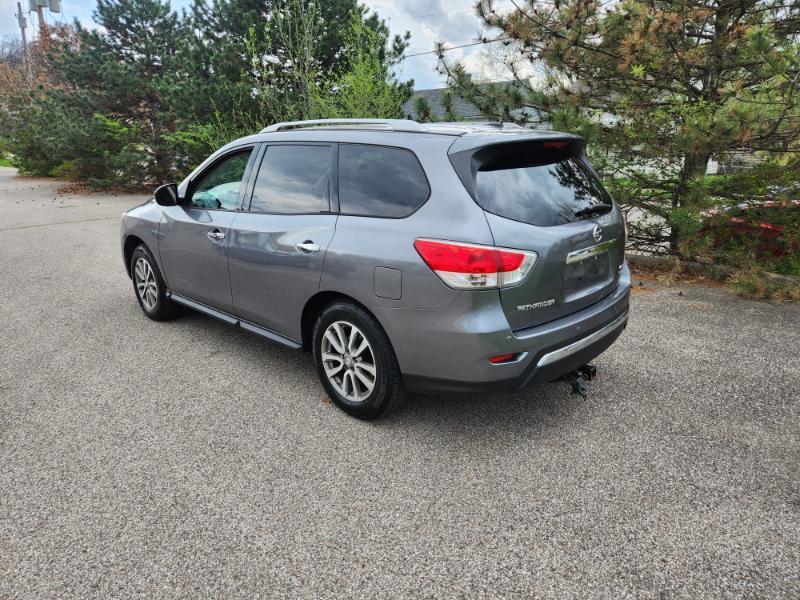 Nissan Pathfinder SV 4WD 2015