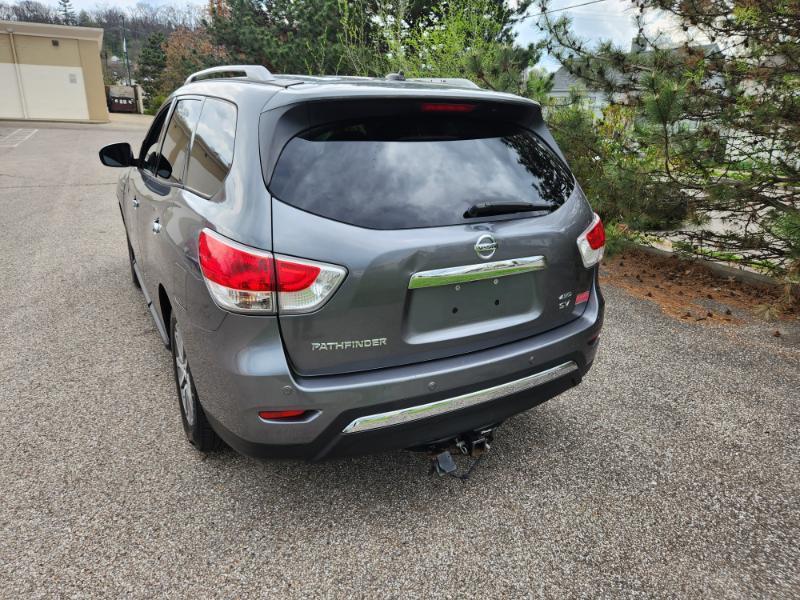 Nissan Pathfinder SV 4WD 2015