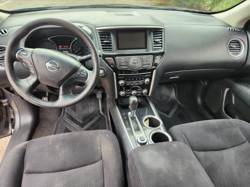 Nissan Pathfinder SV 4WD 2015