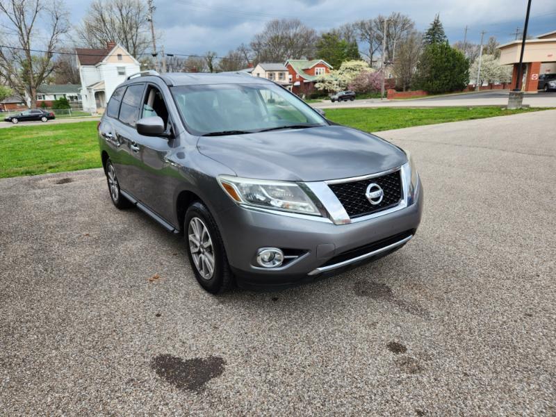 Nissan Pathfinder SV 4WD 2015