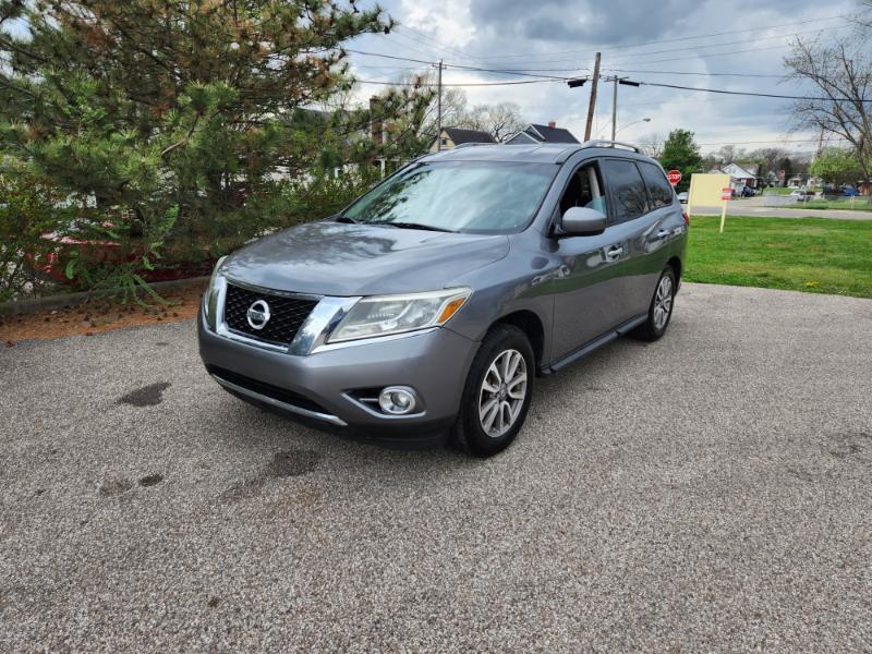 Nissan Pathfinder SV 4WD 2015