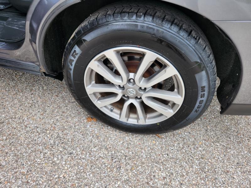 Nissan Pathfinder SV 4WD 2015