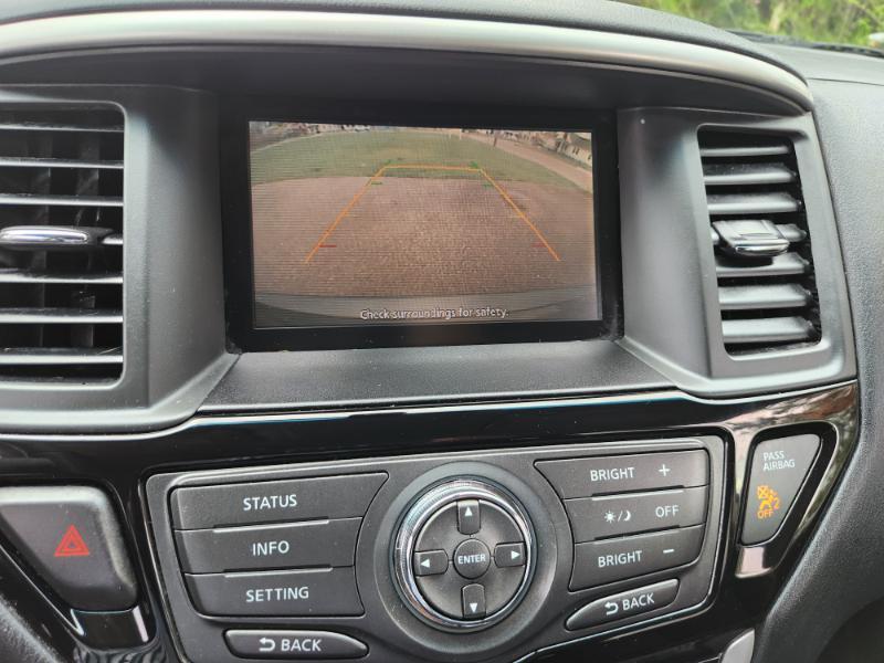 Nissan Pathfinder SV 4WD 2015