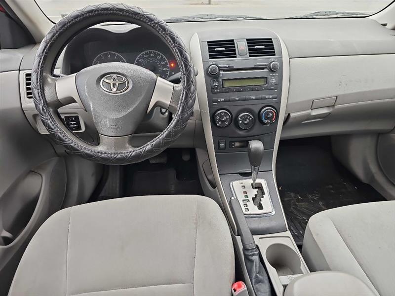 Toyota Corolla Base 5-Speed MT 2010