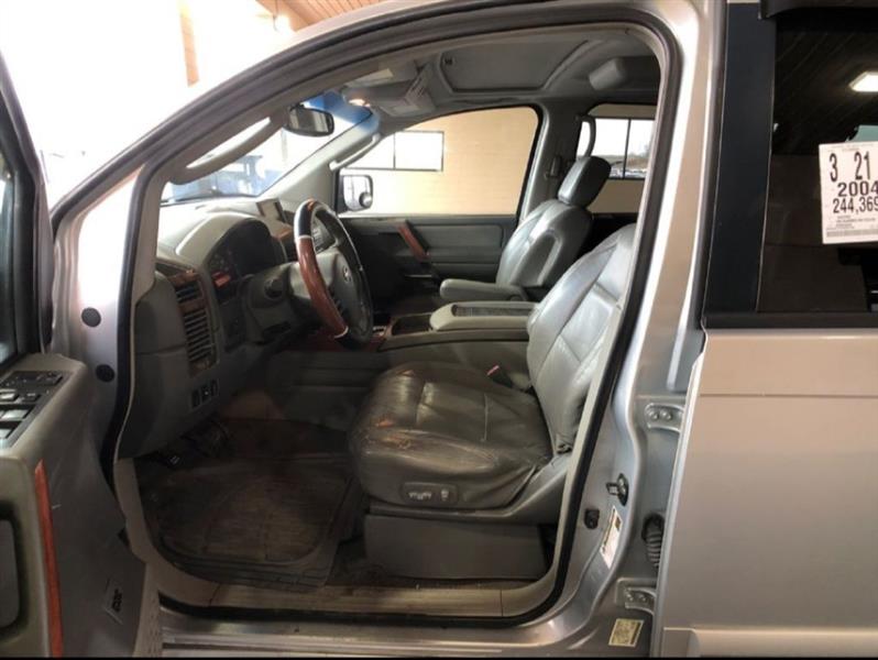 Nissan Armada SE 4WD 2004