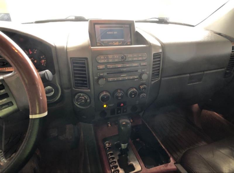 Nissan Armada SE 4WD 2004