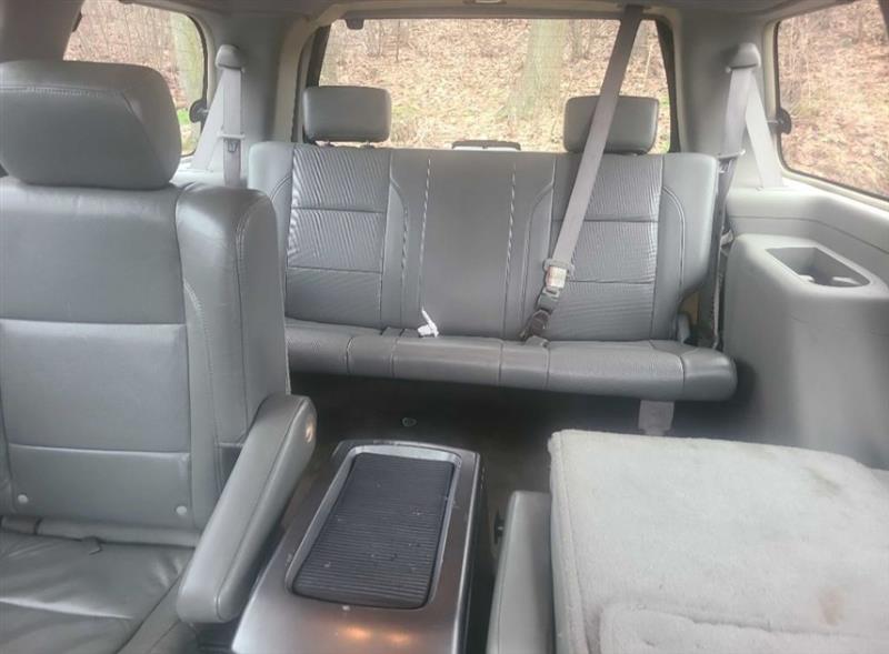 Nissan Armada SE 4WD 2004