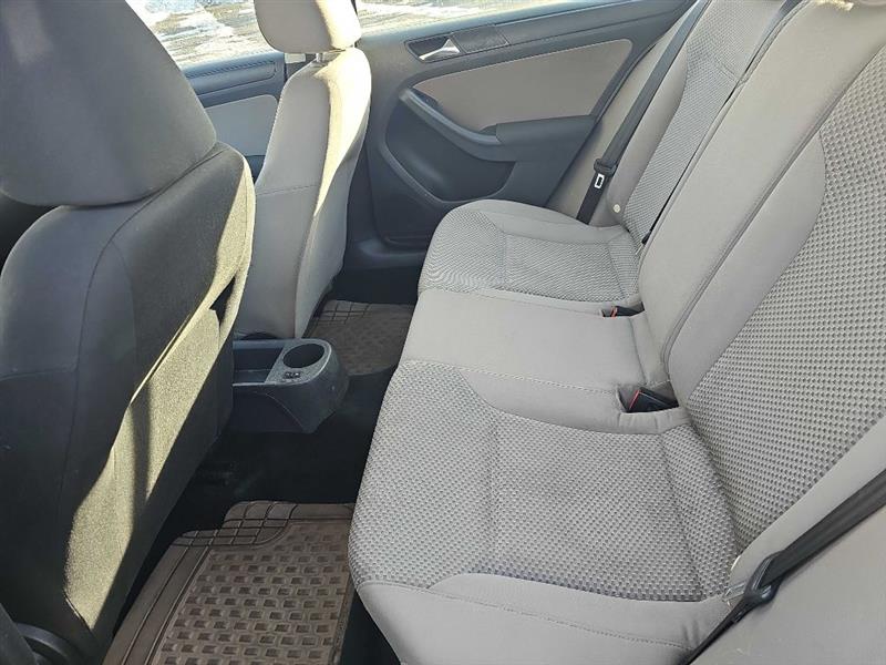 Volkswagen Jetta S 2011