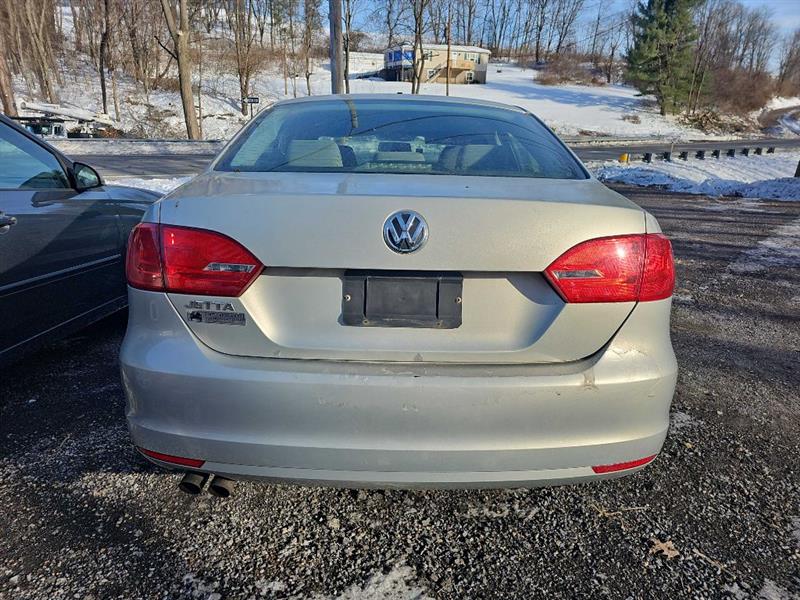 Volkswagen Jetta S 2011