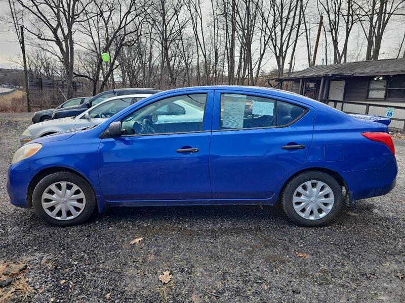 Nissan Versa 1.6 S 5M 2014