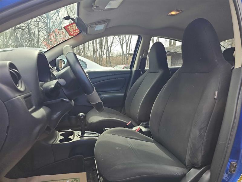 Nissan Versa 1.6 S 5M 2014