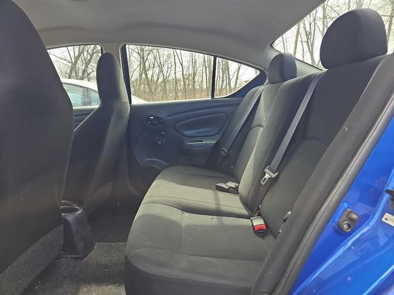 Nissan Versa 1.6 S 5M 2014