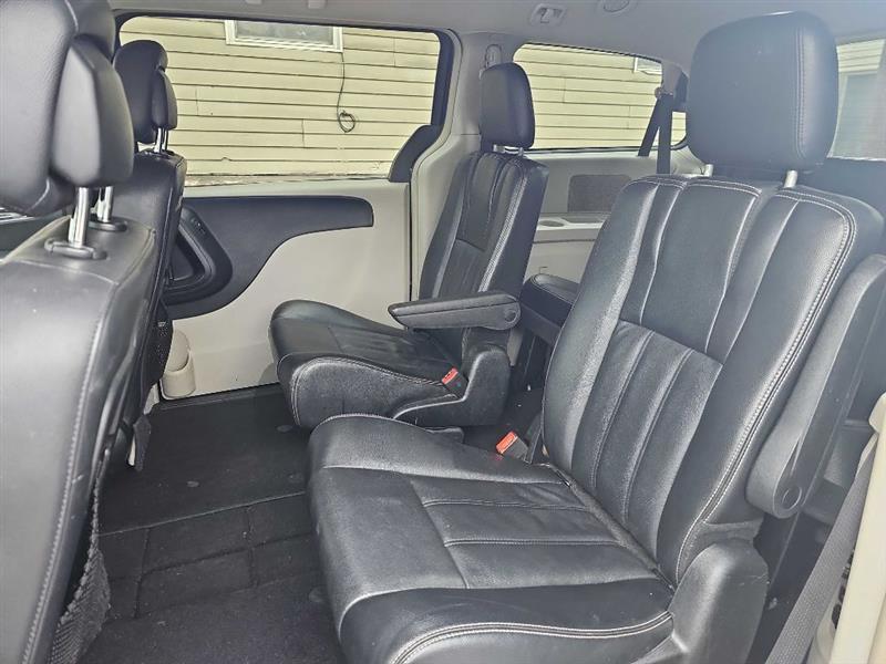 Chrysler Town & Country Touring 2014