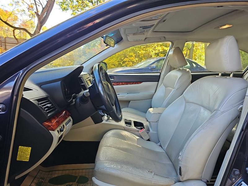 Subaru Legacy 2.5i Limited 2012