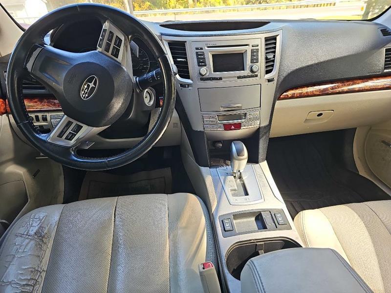 Subaru Legacy 2.5i Limited 2012