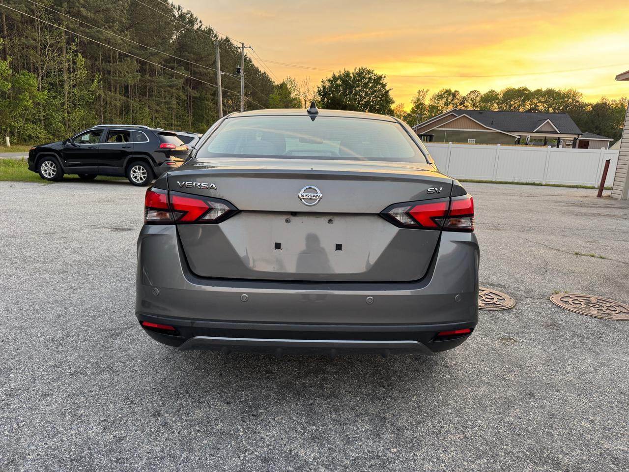 Nissan Versa SV 2021