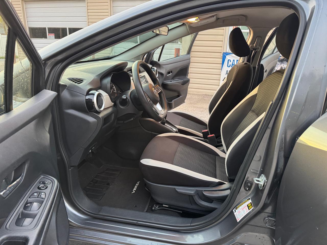 Nissan Versa SV 2021