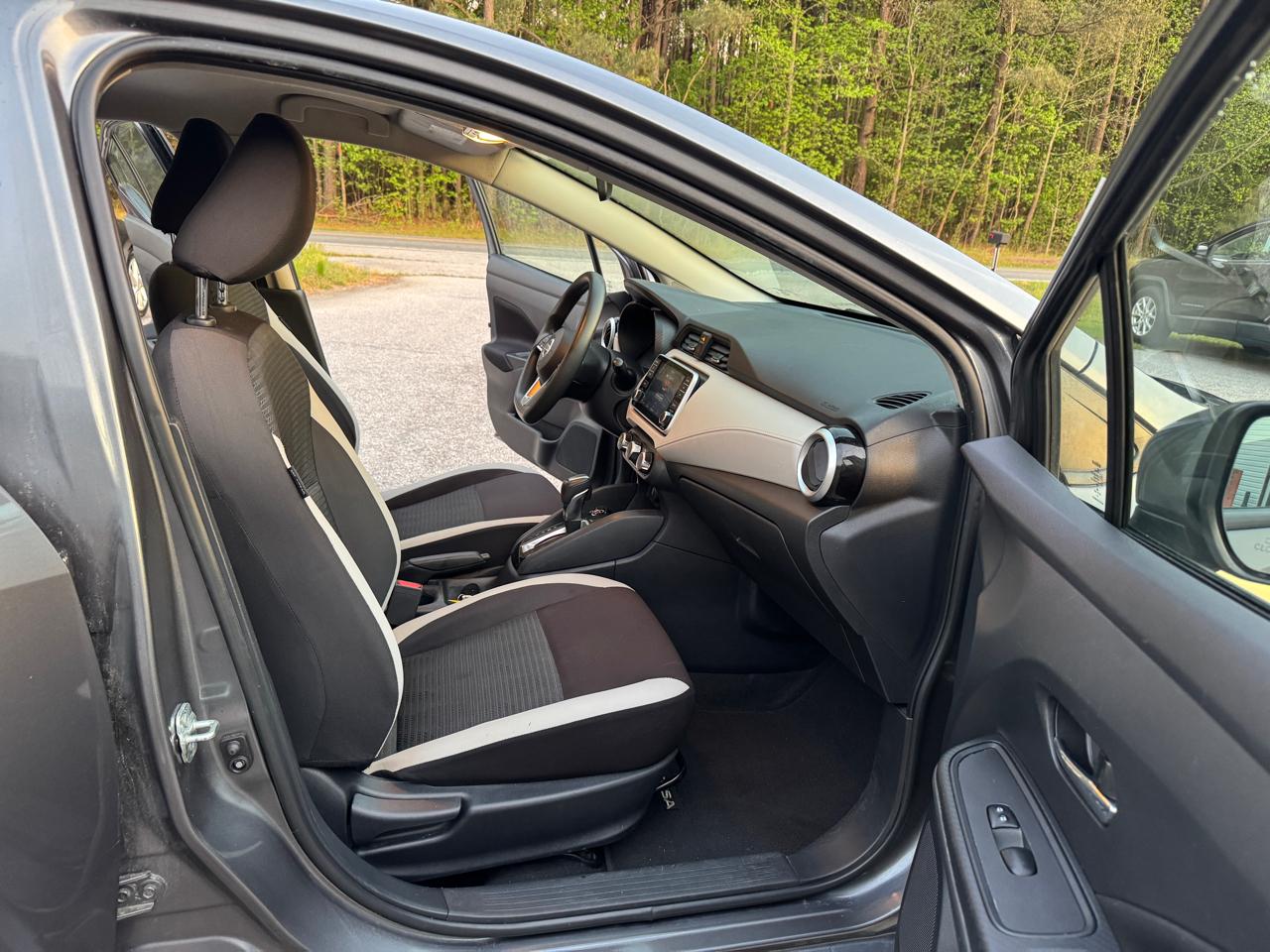 Nissan Versa SV 2021