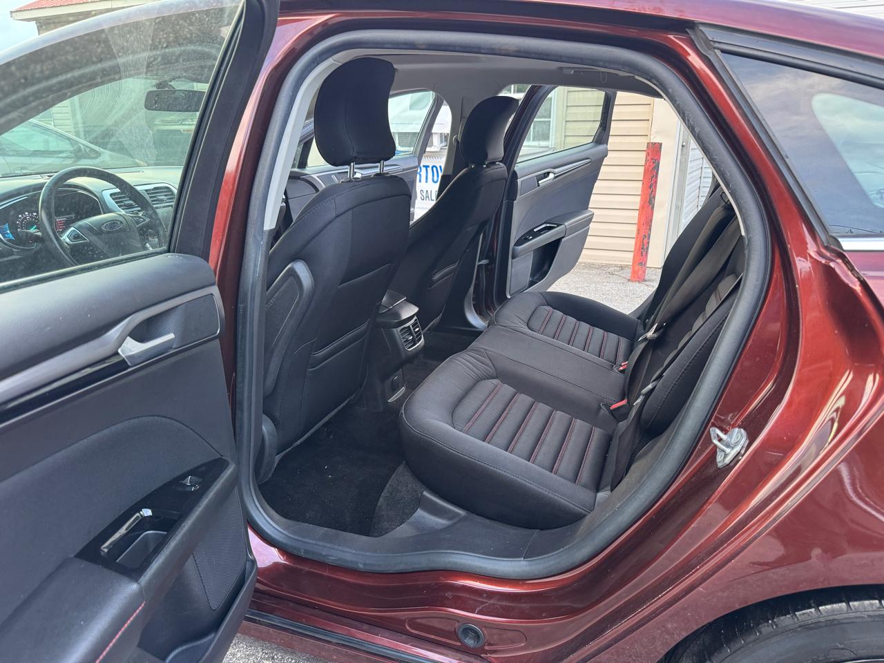 Ford Fusion SE 2016