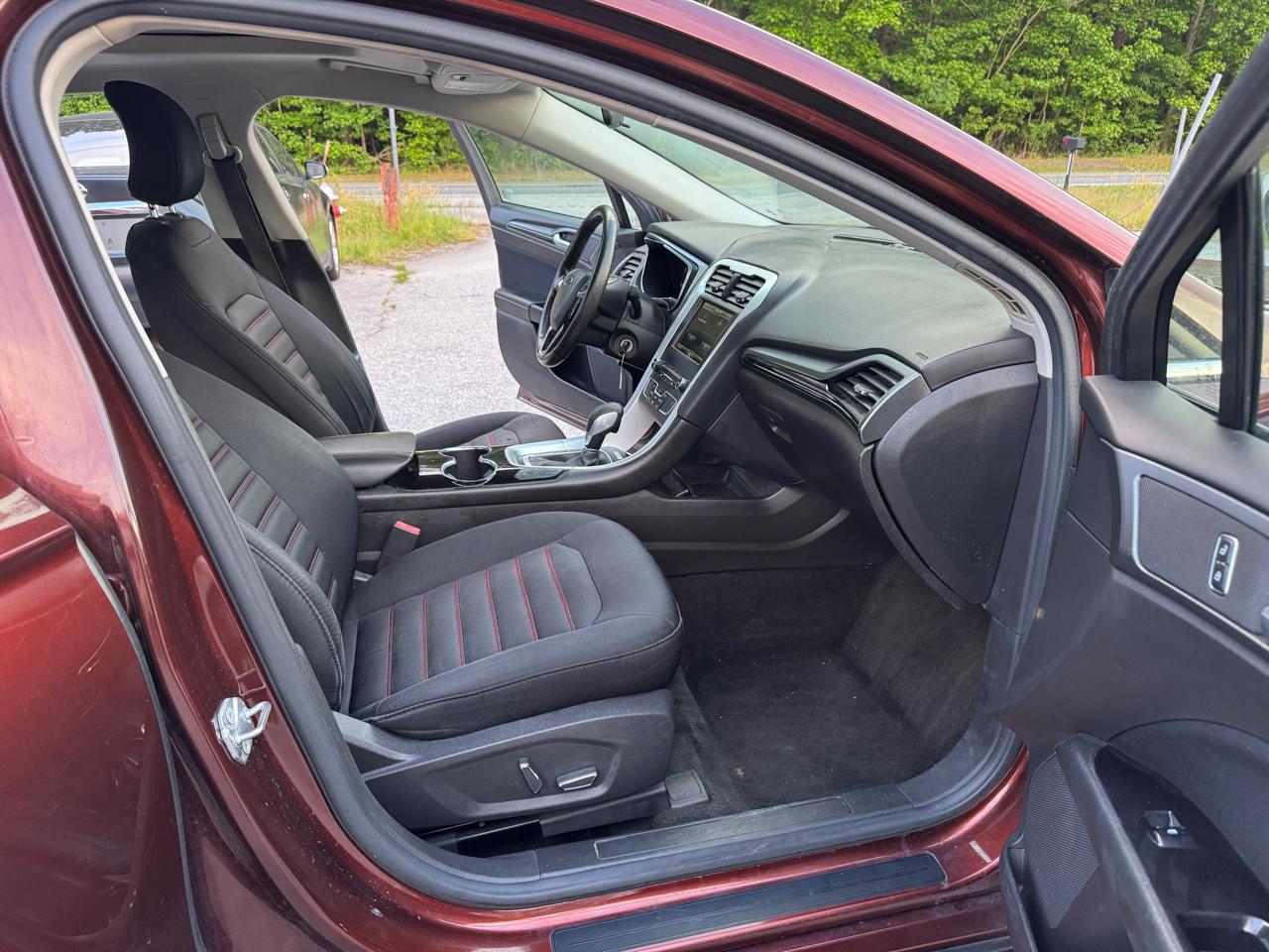 Ford Fusion SE 2016