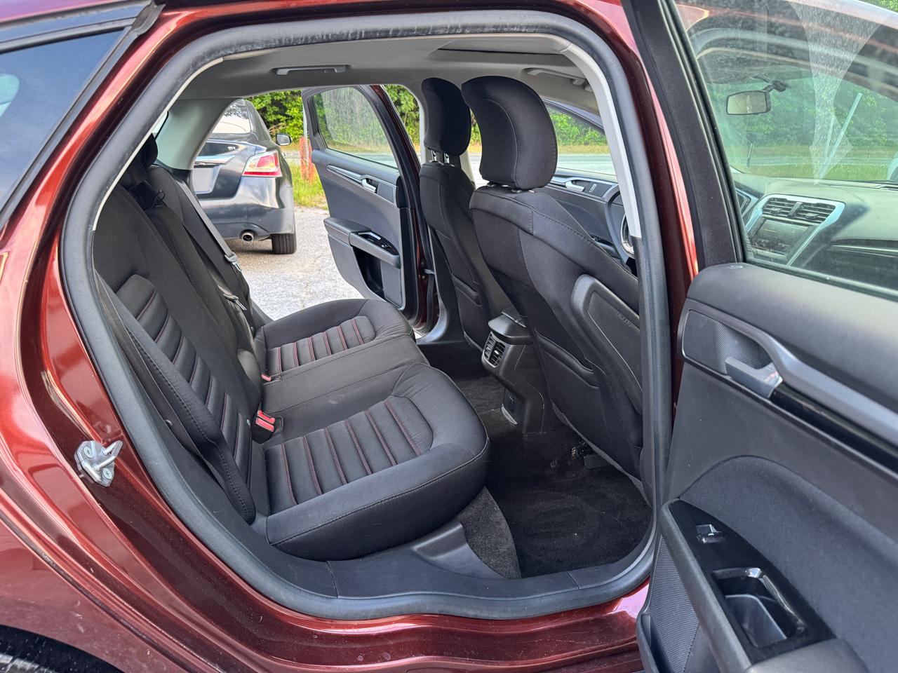 Ford Fusion SE 2016