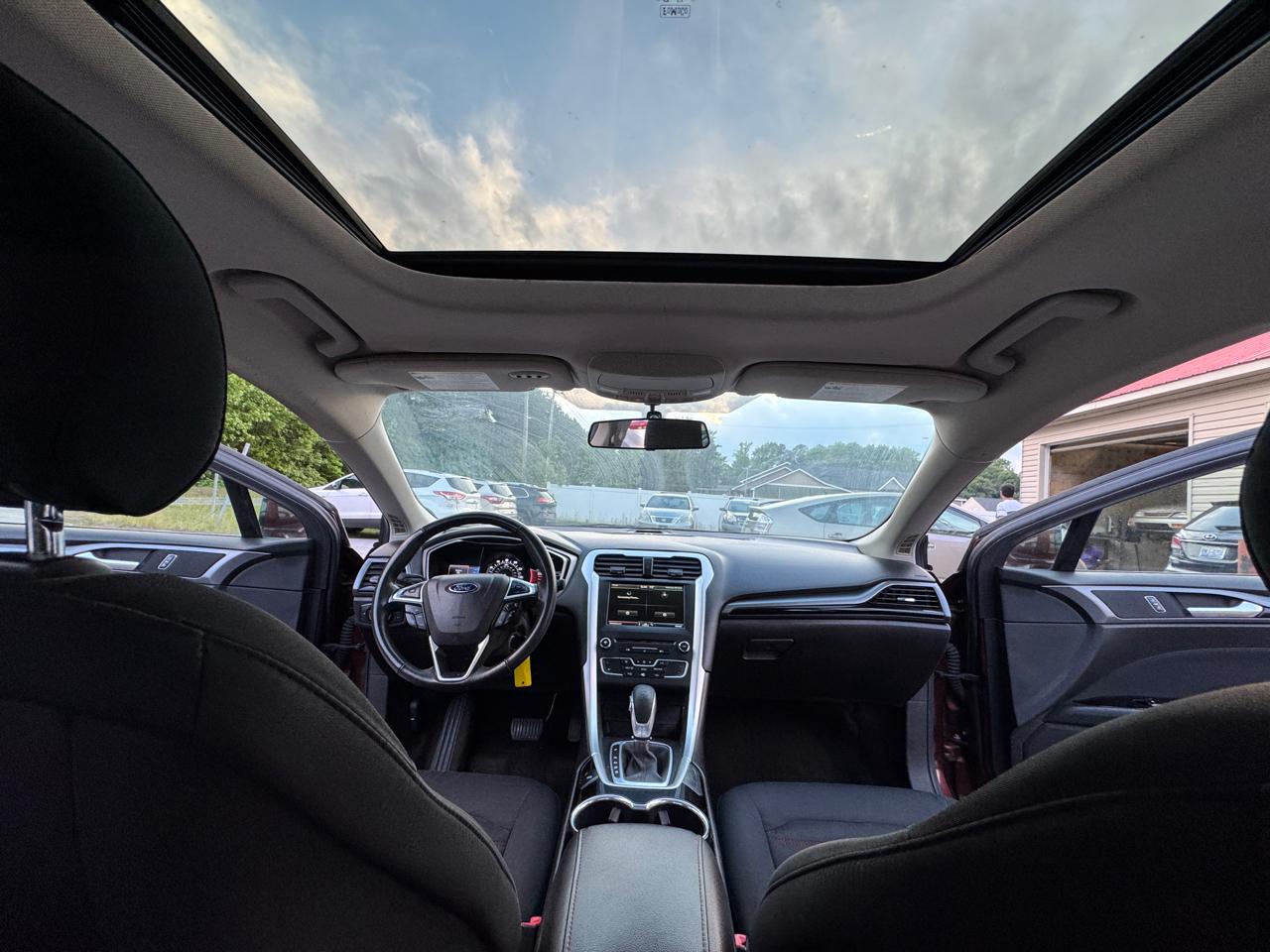 Ford Fusion SE 2016