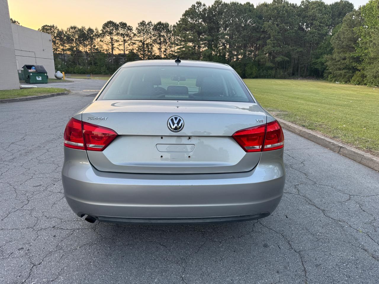 Volkswagen Passat 1.8T Wolfsburg AT 2014