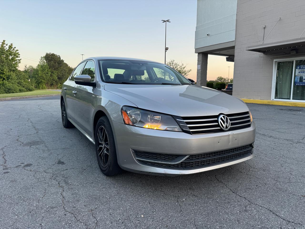 Volkswagen Passat 1.8T Wolfsburg AT 2014