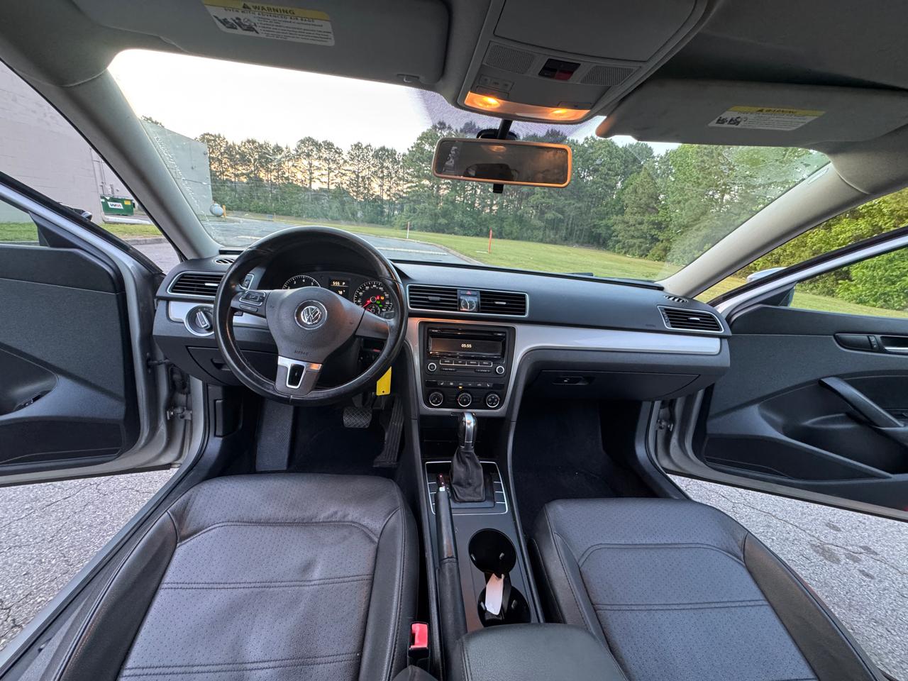 Volkswagen Passat 1.8T Wolfsburg AT 2014