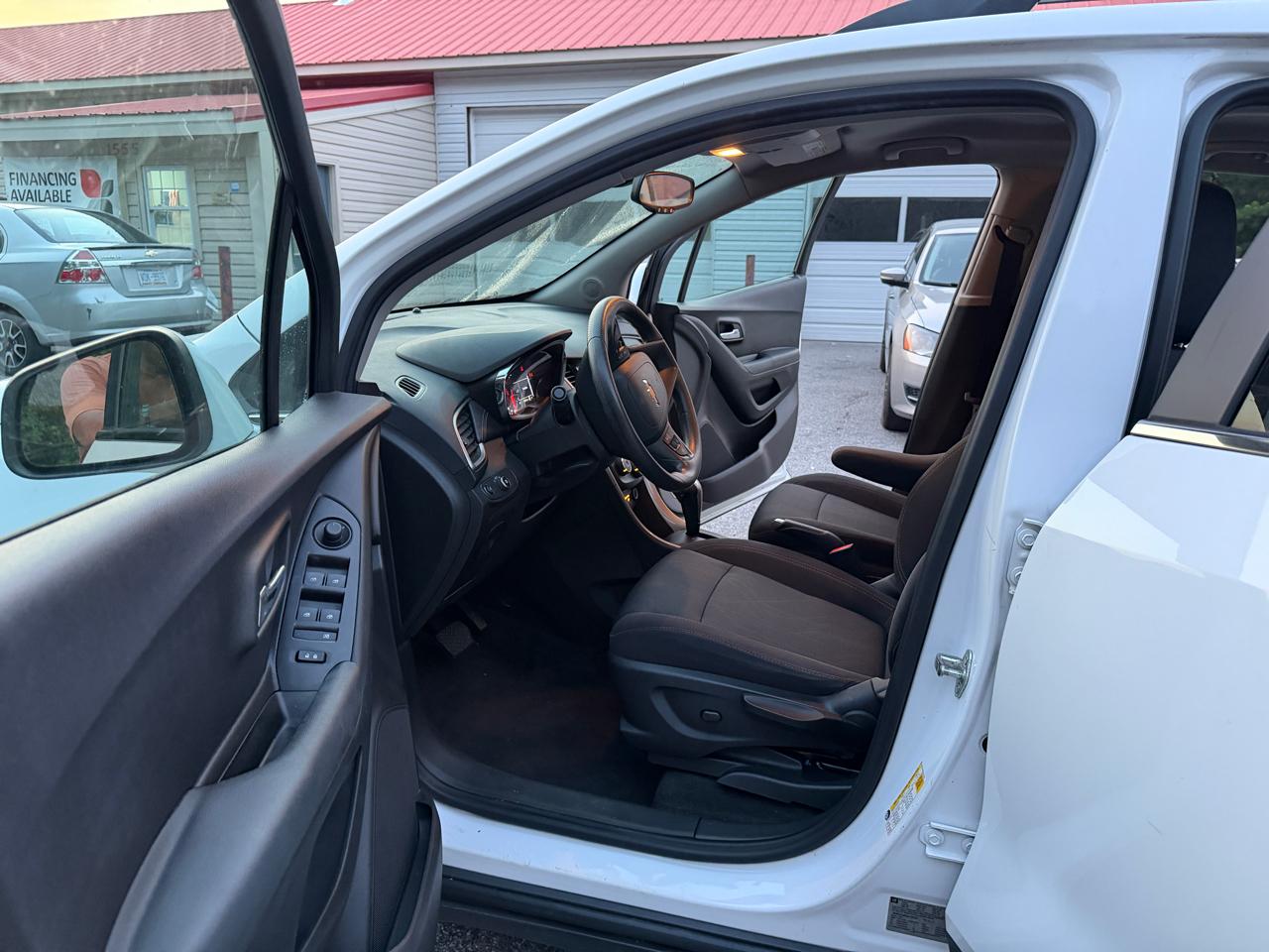 2018 Chevrolet Trax LT - Photo 8