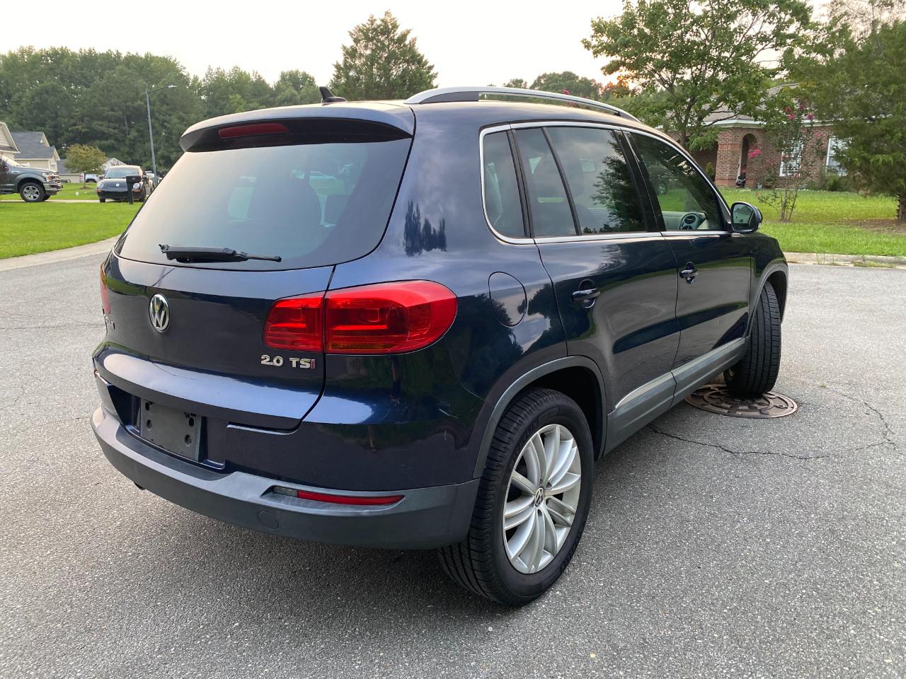 Volkswagen Tiguan S 2014