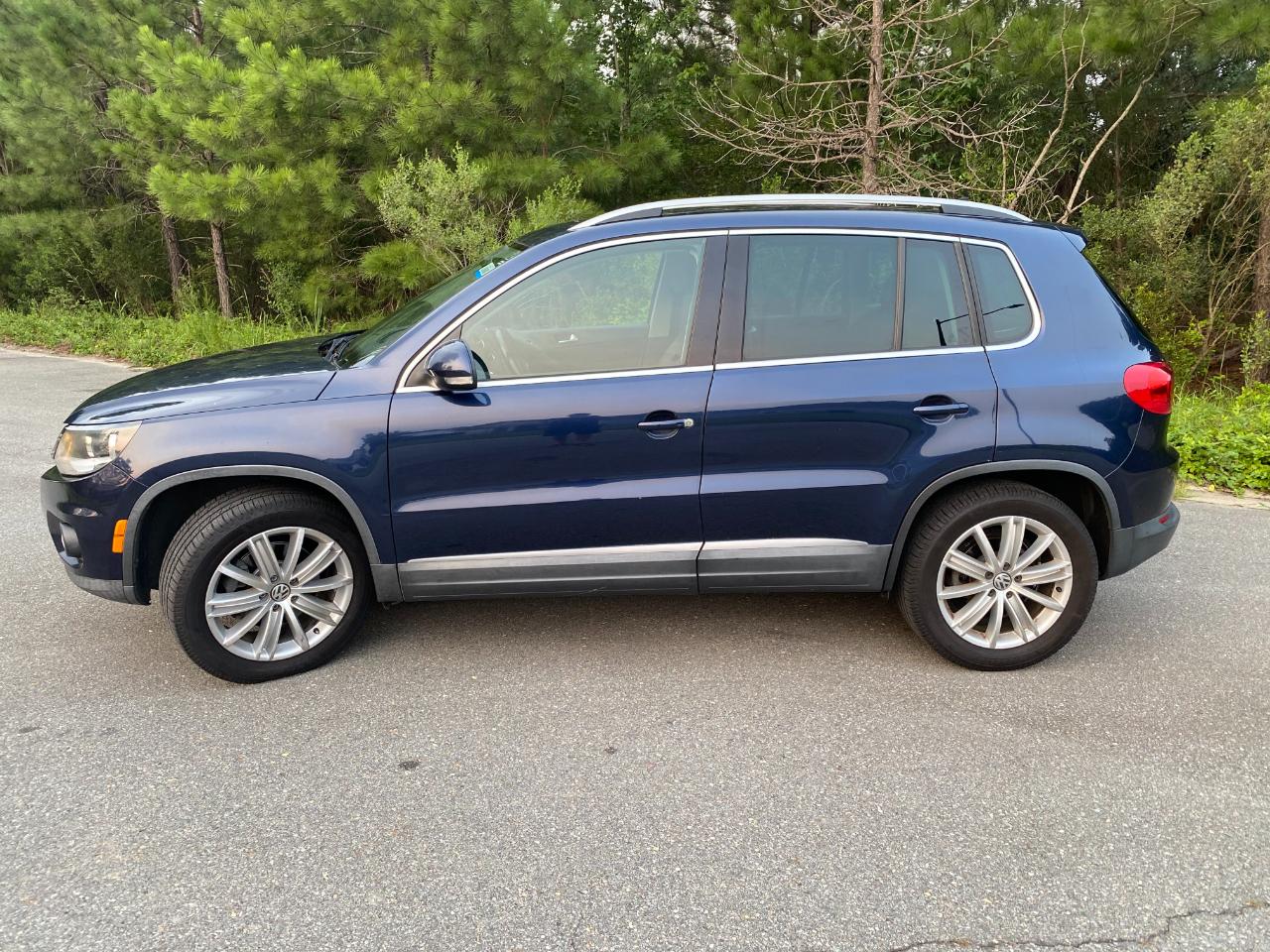 Volkswagen Tiguan S 2014