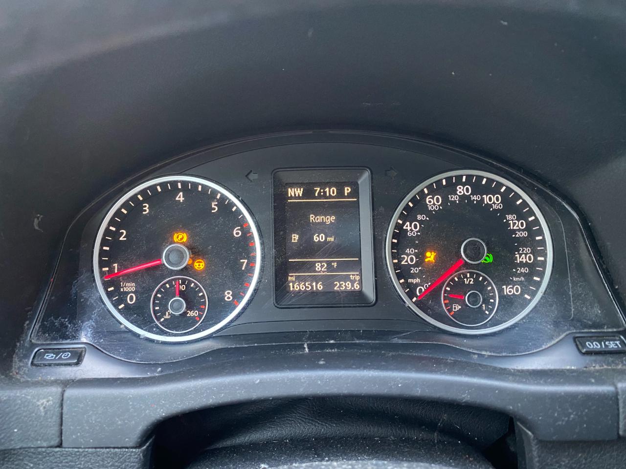 Volkswagen Tiguan S 2014