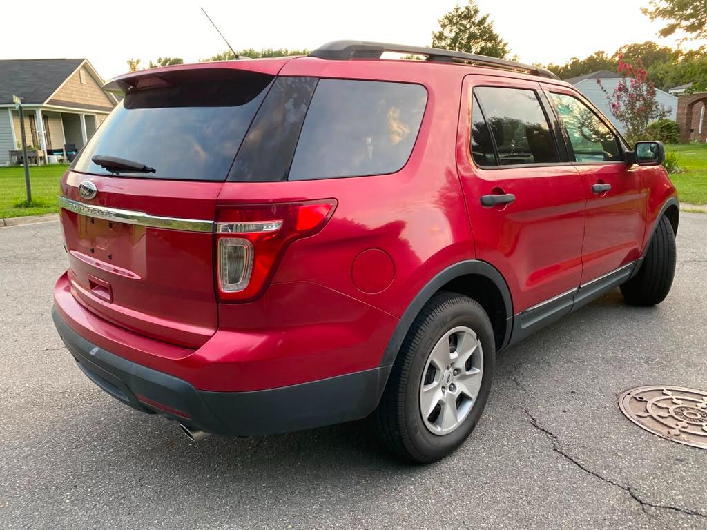 Ford Explorer Base FWD 2012