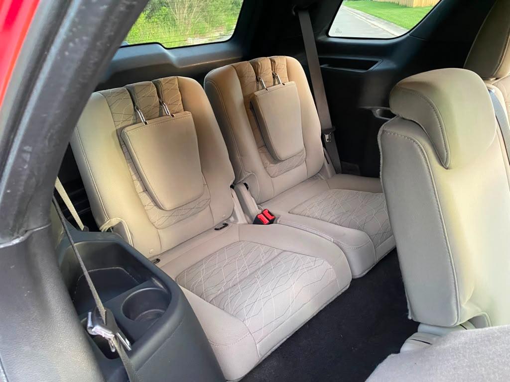 Ford Explorer Base FWD 2012