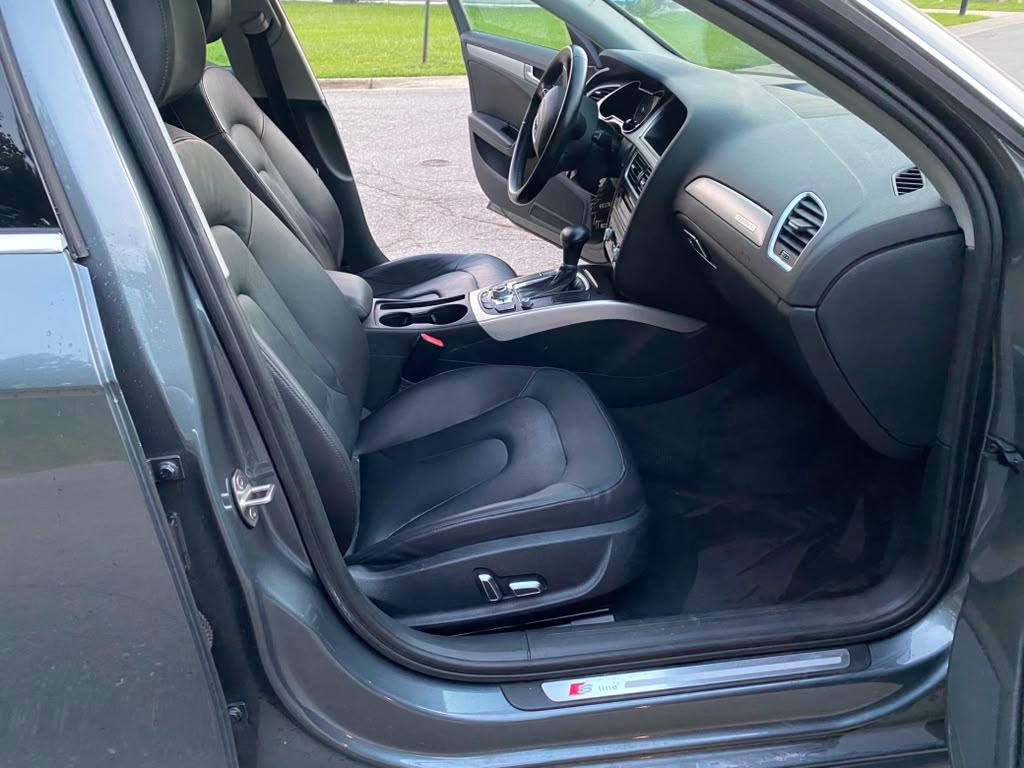 Audi A4 2.0T Sedan quattro Tiptronic 2015