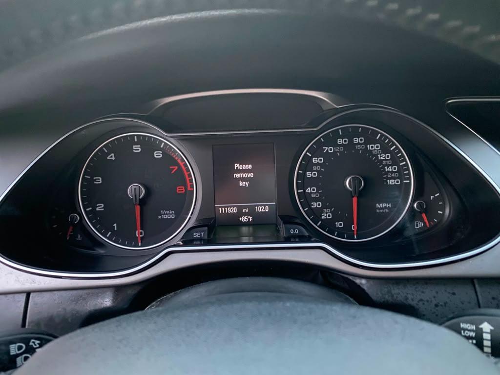 Audi A4 2.0T Sedan quattro Tiptronic 2015