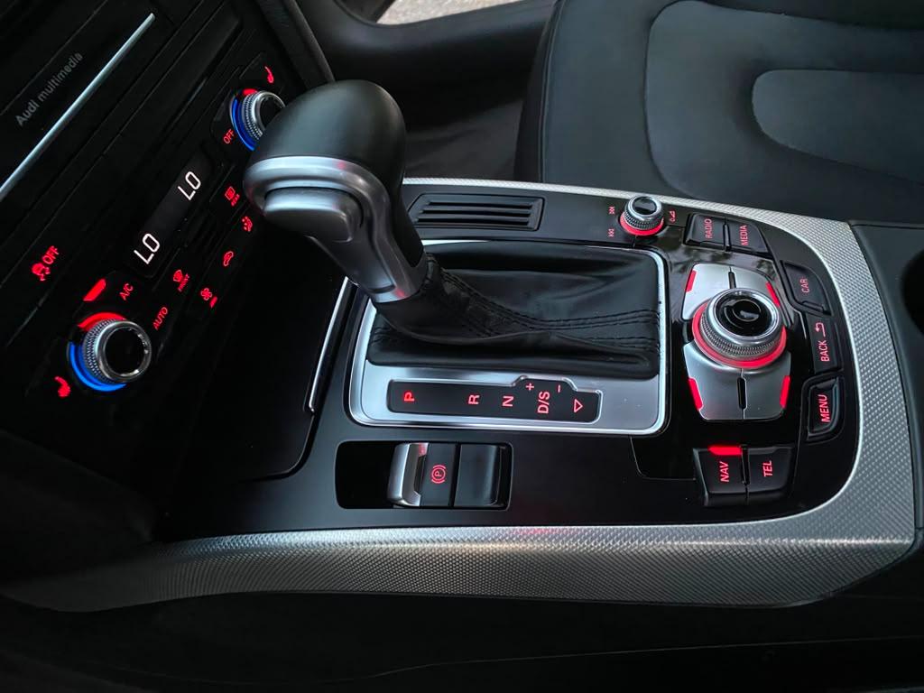 Audi A4 2.0T Sedan quattro Tiptronic 2015