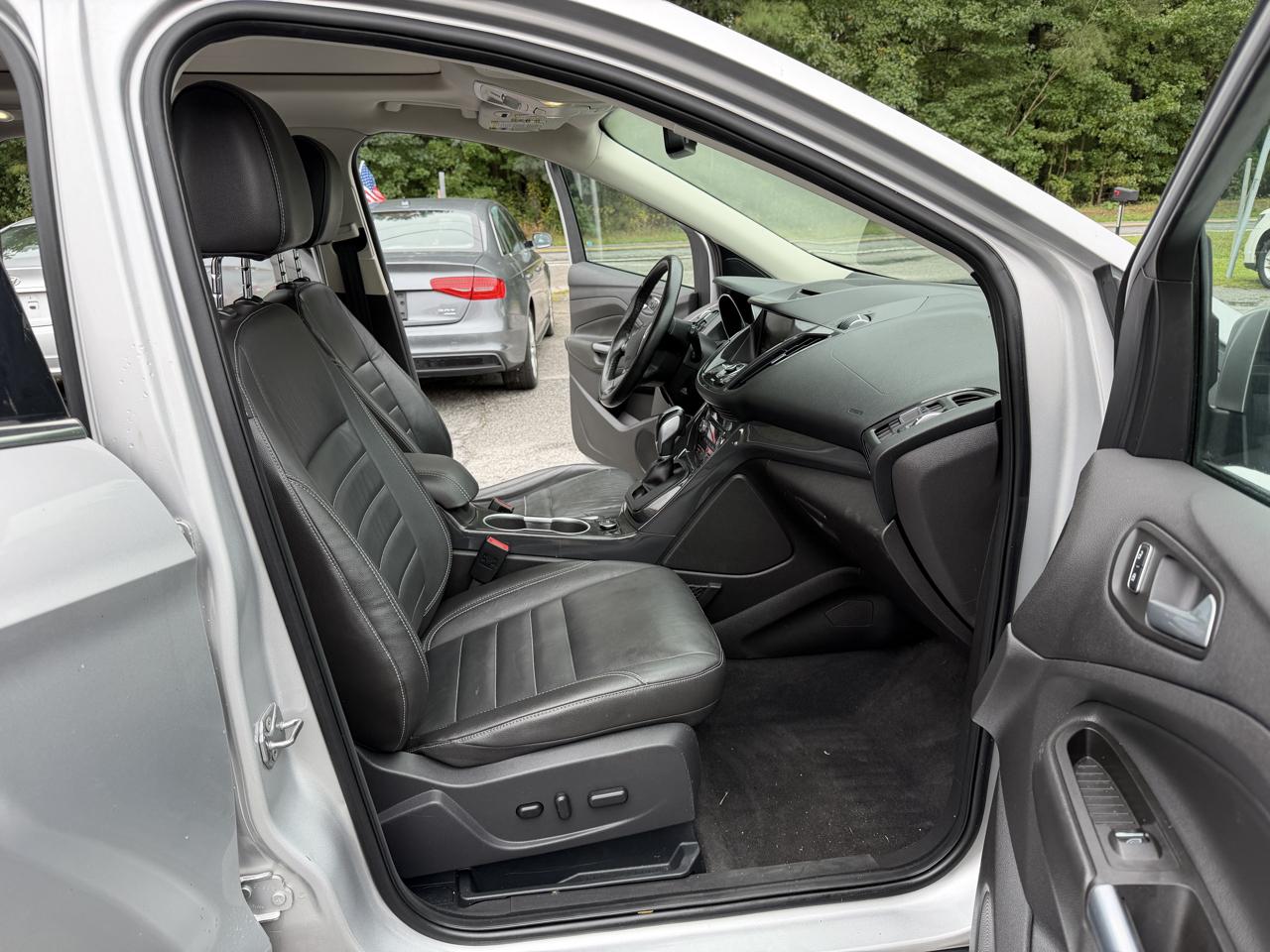 Ford Escape Titanium 4WD 2015