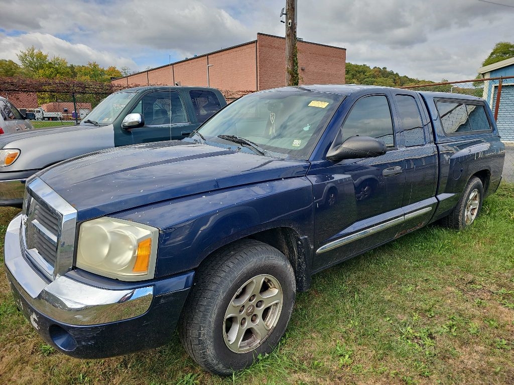 Dodge Dakota Laramie Club Cab 2WD 2005
