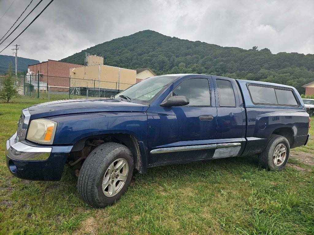 Dodge Dakota Laramie Club Cab 2WD 2005