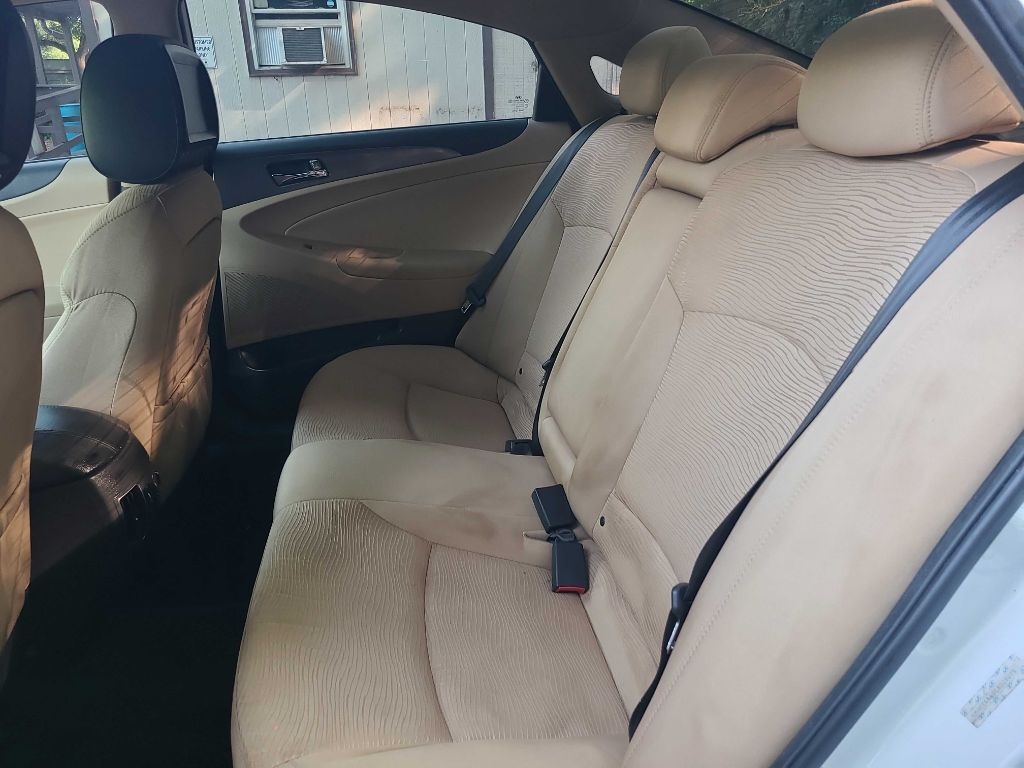 Hyundai Sonata Hybrid Sedan 2012