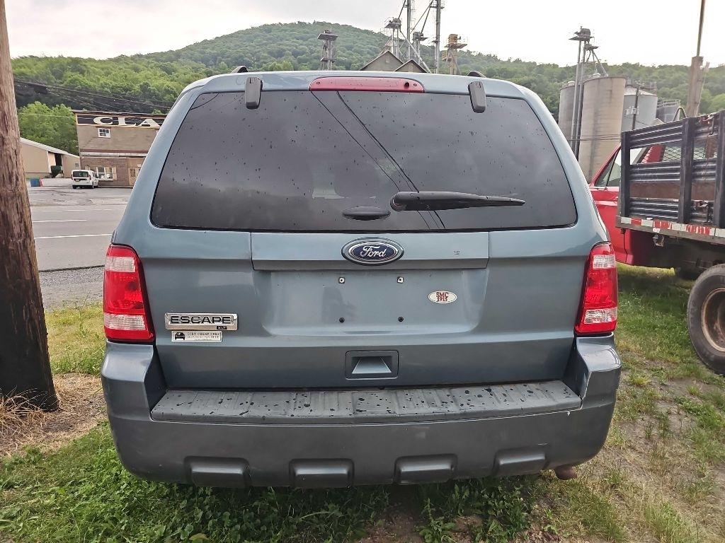 Ford Escape XLT FWD 2011