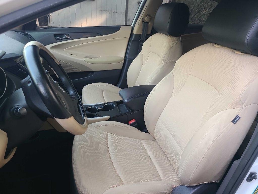 Hyundai Sonata Hybrid Sedan 2012
